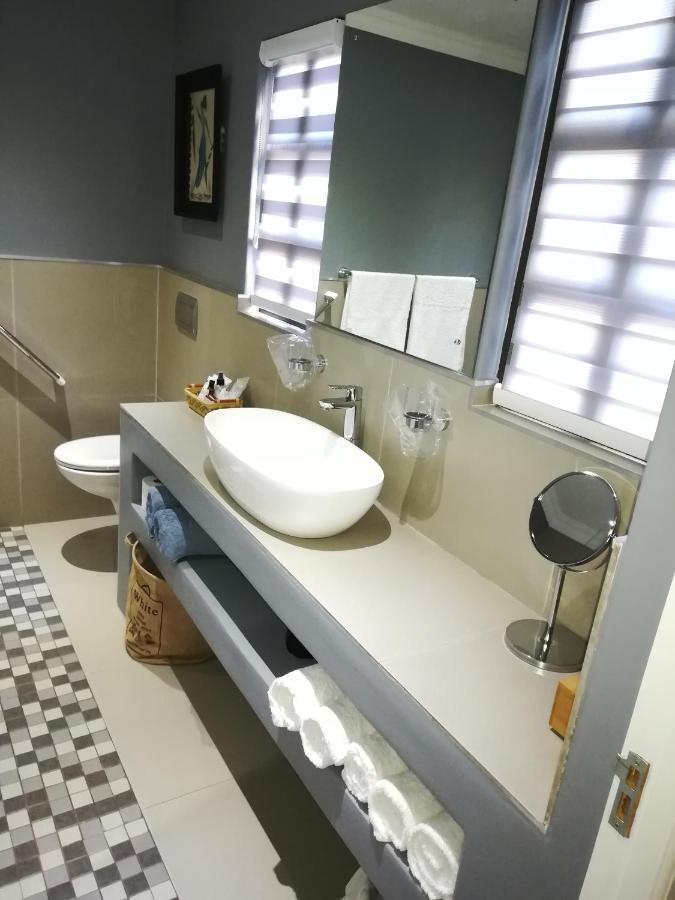 Christofphs Bed & Breakfast Bonnievale Bagian luar foto